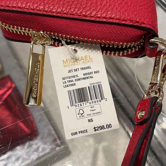 MICHAEL KORS
Leather Continental Wristlet Phone Case Wallet
Bright Red
NWT - Picture 8 of 16